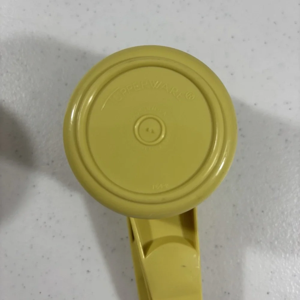 Tupperware Measuring Cups 3/4 2/3 1/2 1/3 1/4 765-2, 762-2, 764-2, 766-2, 761-2